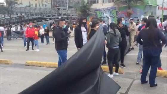 Manifestantes Bloquean Vías En Bogotá En Rechazo A Cuarentena | KienyKe