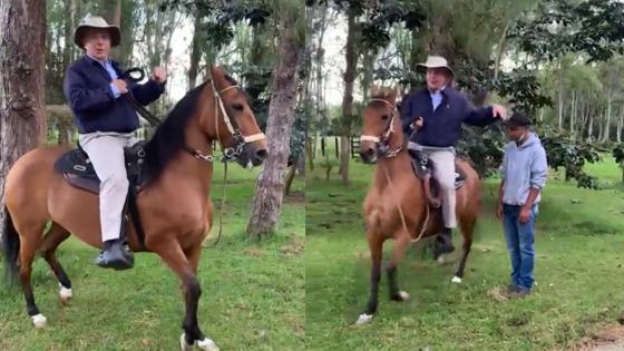 Críticas a Álvaro Uribe por usar a ayudante en acrobacia con caballo