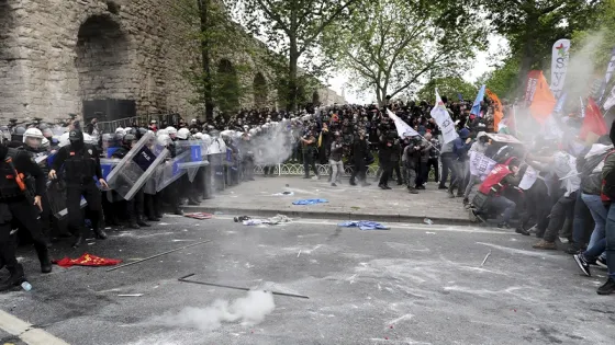 Así se viven las marchas del Día del trabajo en el mundo 