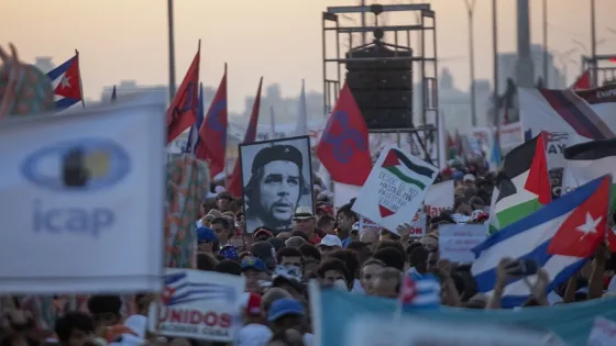 Así se viven las marchas del Día del trabajo en el mundo 