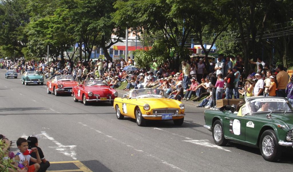 Desfile De Carros Antiguos En La Feria De Las Flores Kienyke 9714