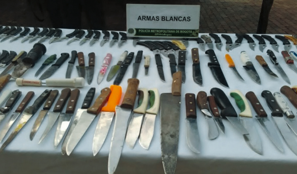 Distrito prohíbe porte de armas blancas en Bogotá KienyKe